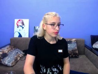 Alexa_Mills