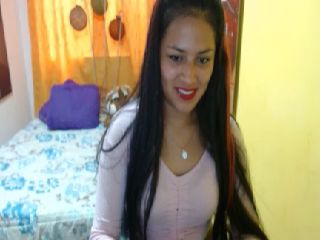 Naomiikiss