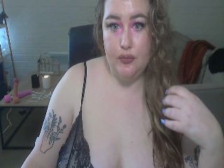 MissCurvyCass