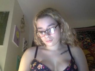 Lovelyy_Skye