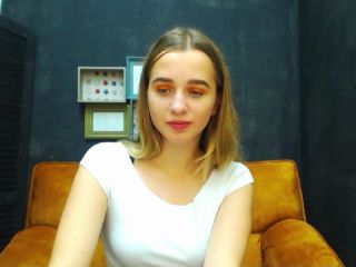 Grey_Holly