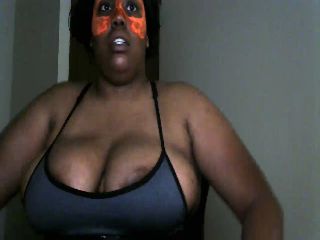 Maskedqueen2