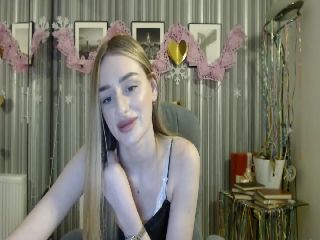 Blond_Elvira